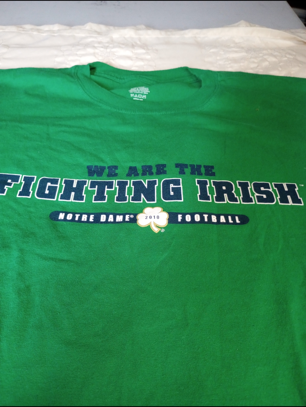 Notre Dame Fighting Irish Green Football T-Shirt Size X-LARGE 2010